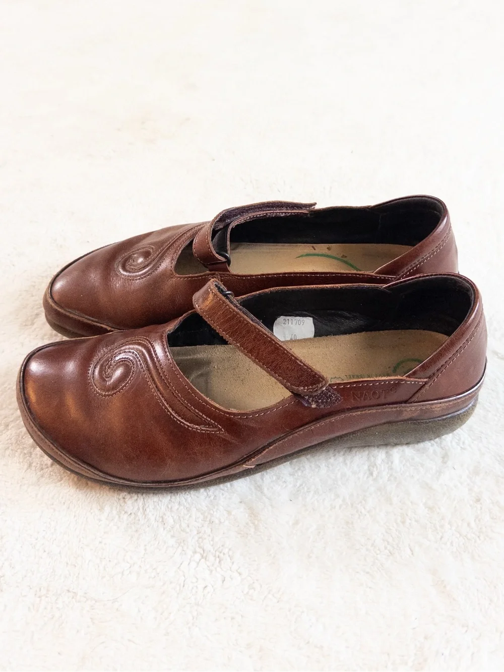 Naot Brown Leather Mary Jane Shoes Women’s Size 40 US 9/9.5 Comfort Flats